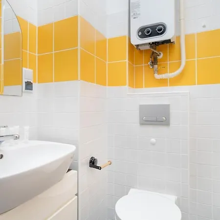 Konarskiego Blisko Jeziora Maltanskiego By Renters